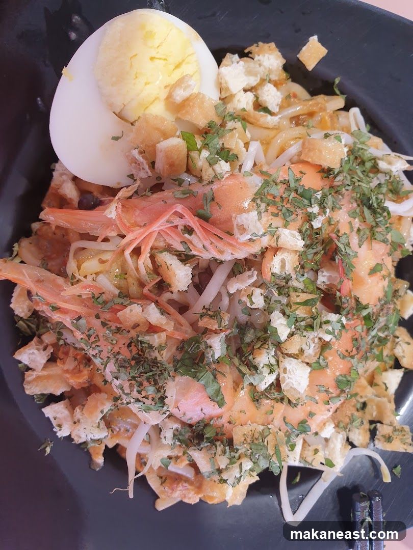 Noodle Dish with Shrimp and Egg