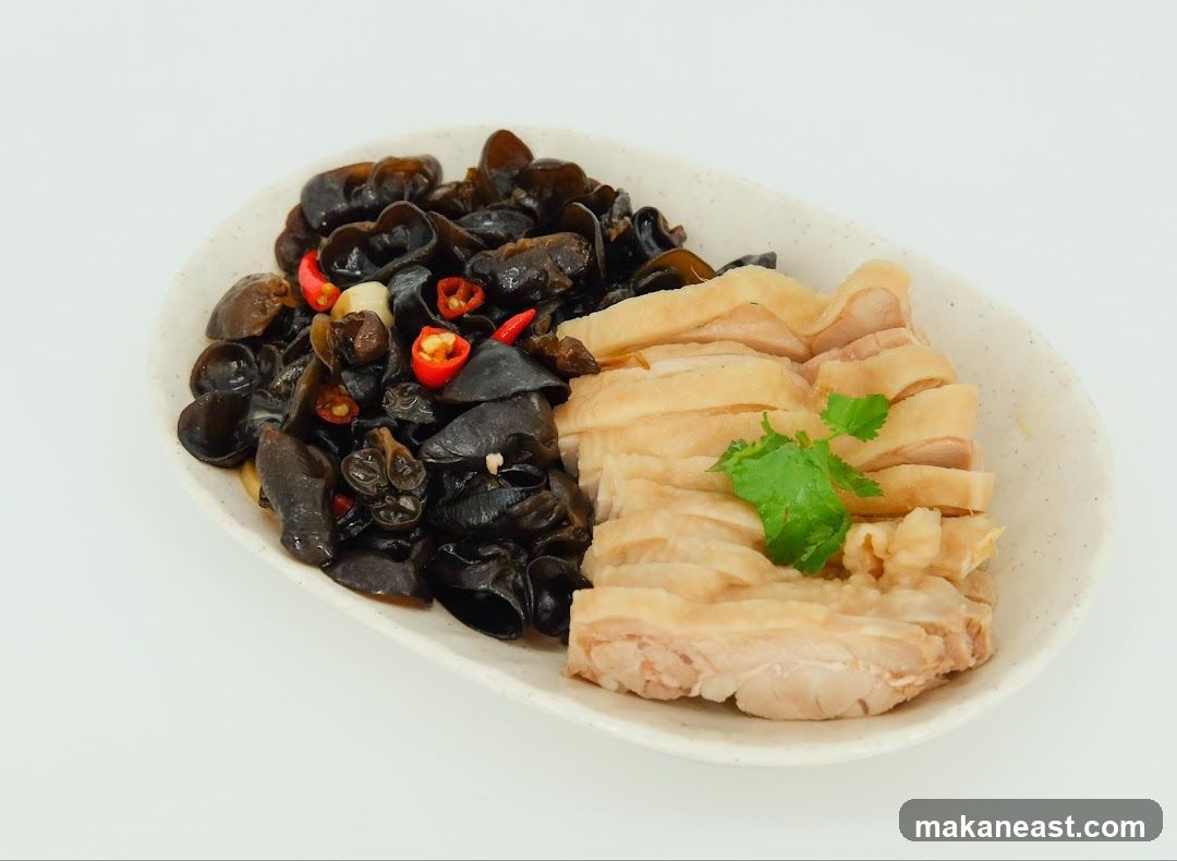 Sliced Chicken with Wood Ear Mushrooms
