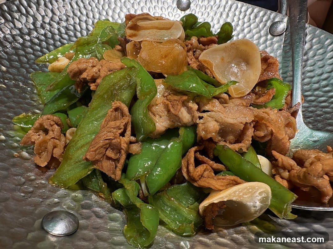 Stir-fried Beef with Green Peppers