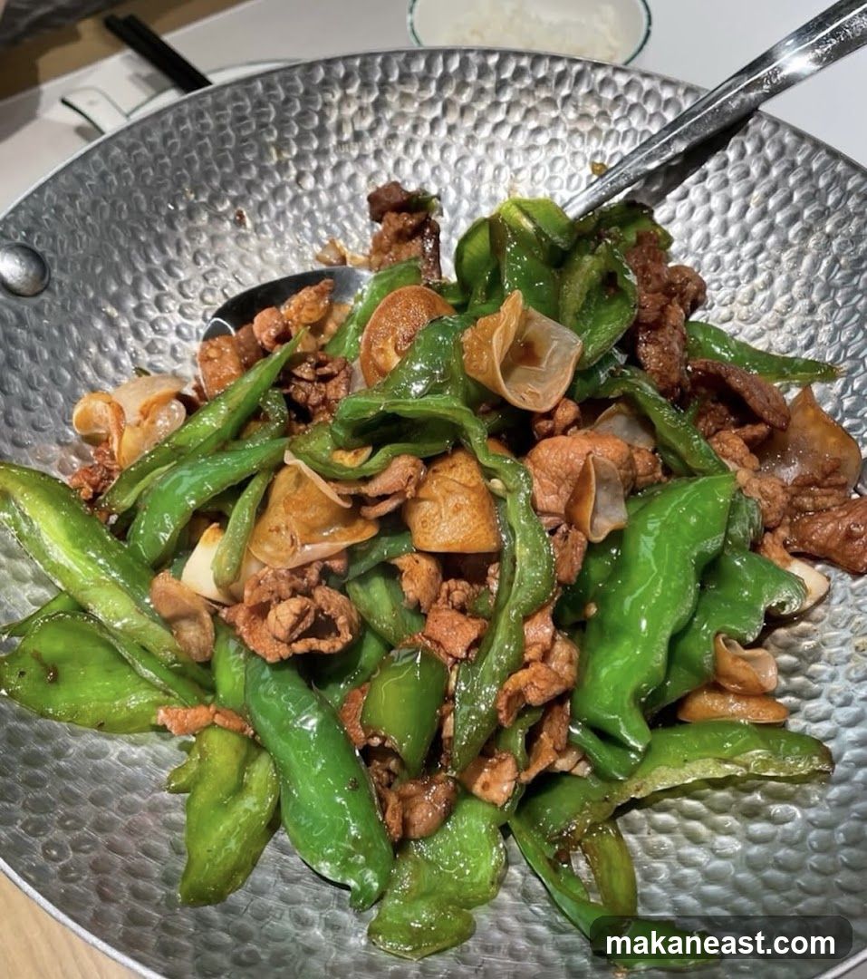 Stir-fried dish with green peppers and meat
