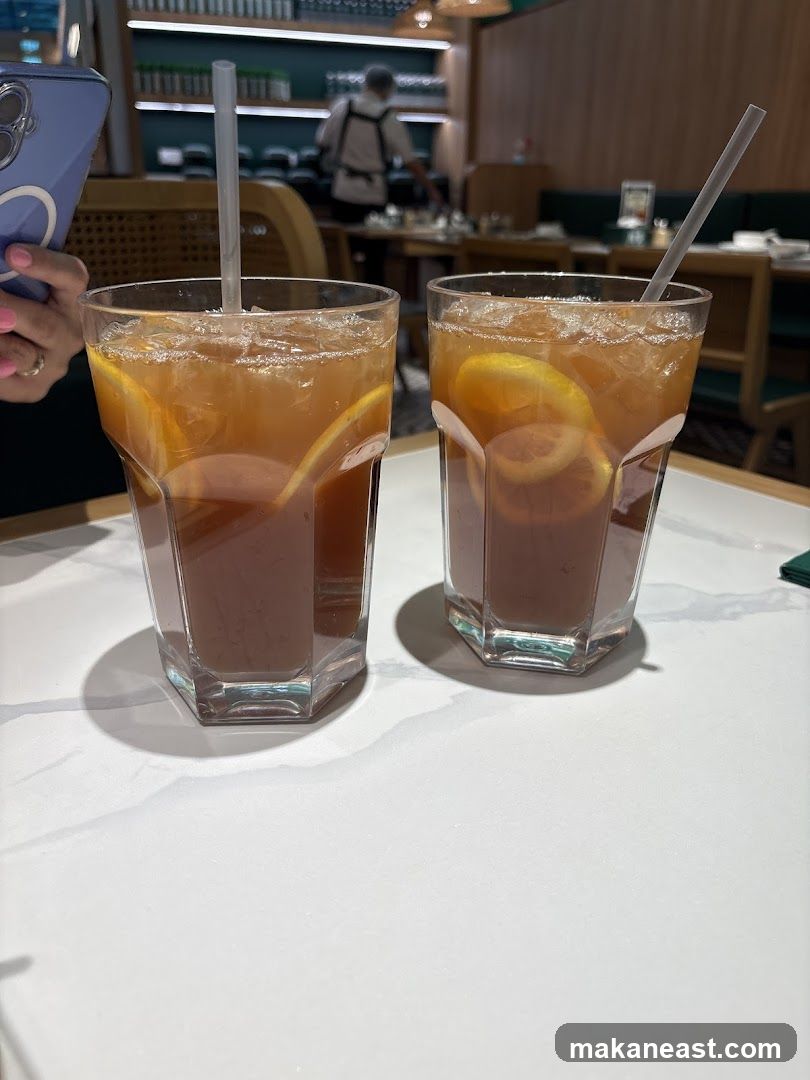 Iced Tea with Lemon Slices