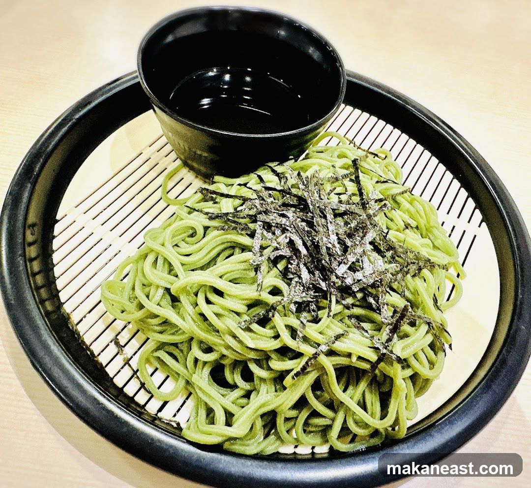 Green Noodles with Dipping Sauce