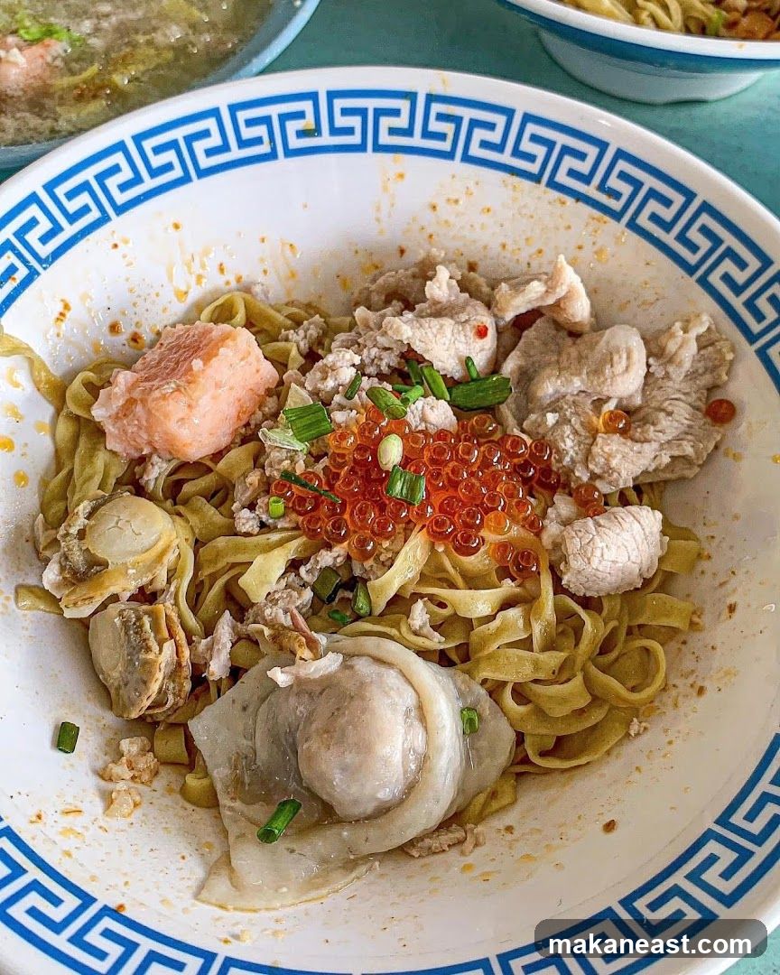 Noodles with Seafood and Meat