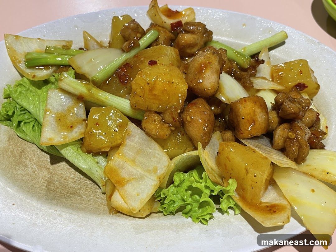 Stir-fried dish with chicken and vegetables