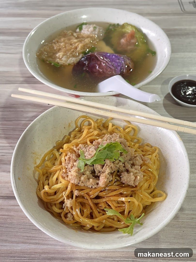 Noodles with Soup and Side Dish