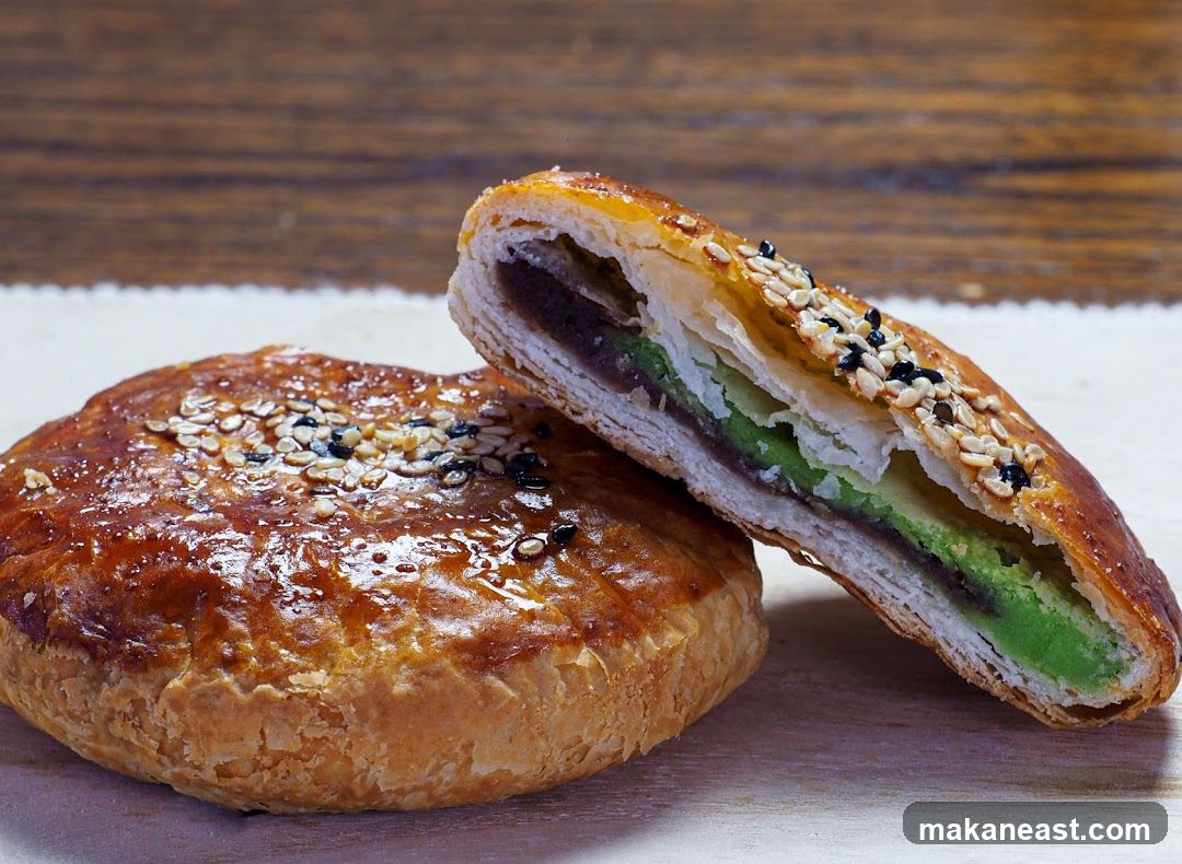 Pastry with Red Bean and Avocado Filling