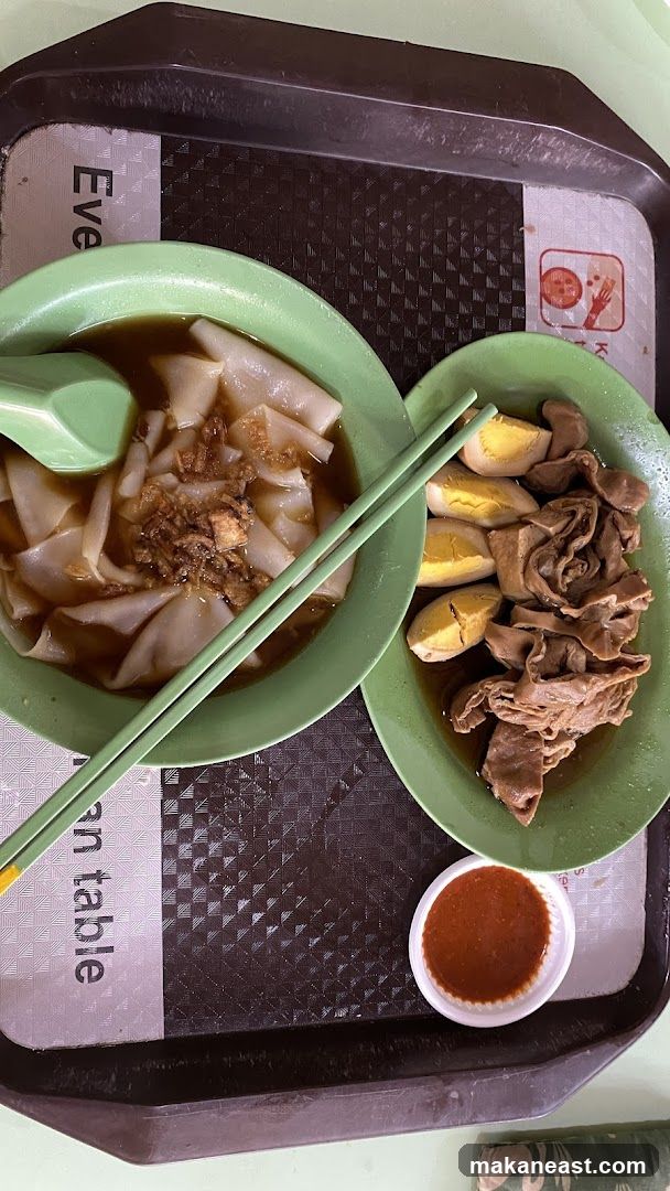 Noodles and Braised Ingredients