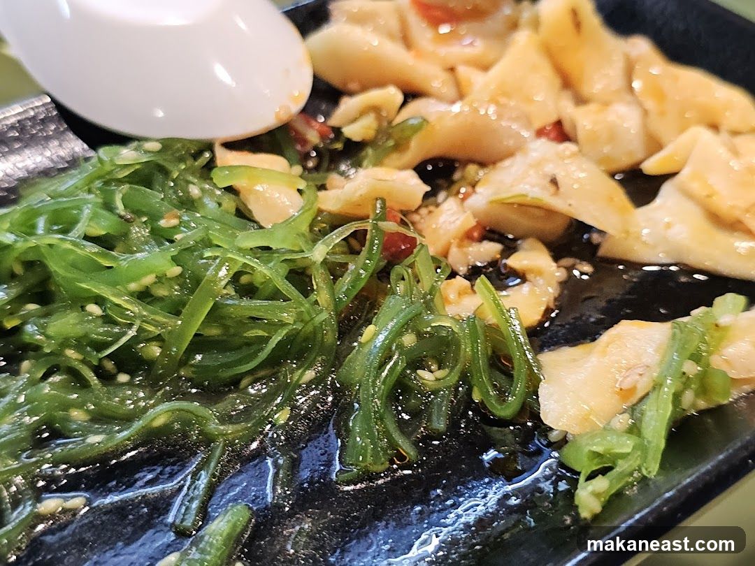 Seaweed Salad and Sliced Meat