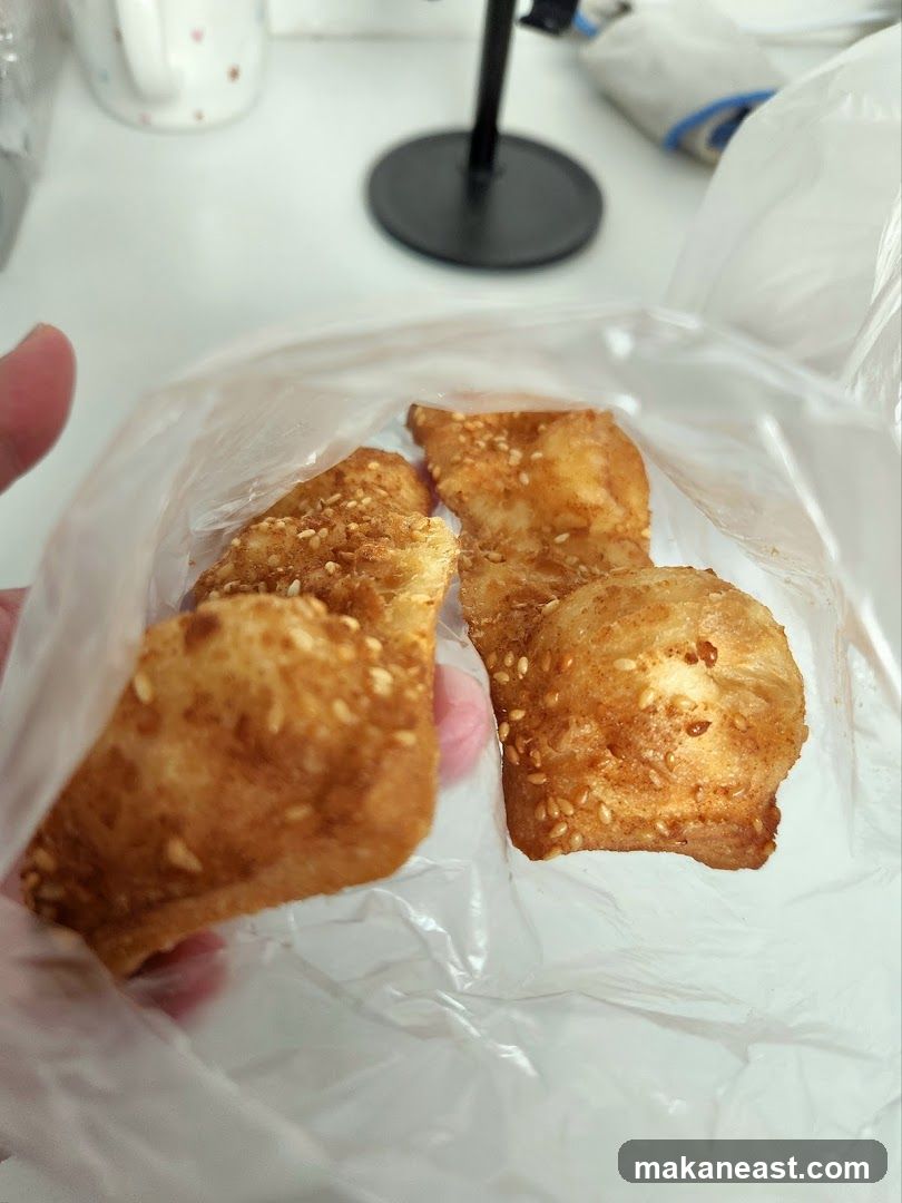 Fried Dough with Sesame Seeds