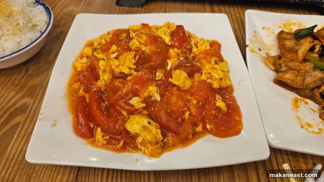 Scrambled Eggs with Tomatoes and Pork Belly Stir-fry