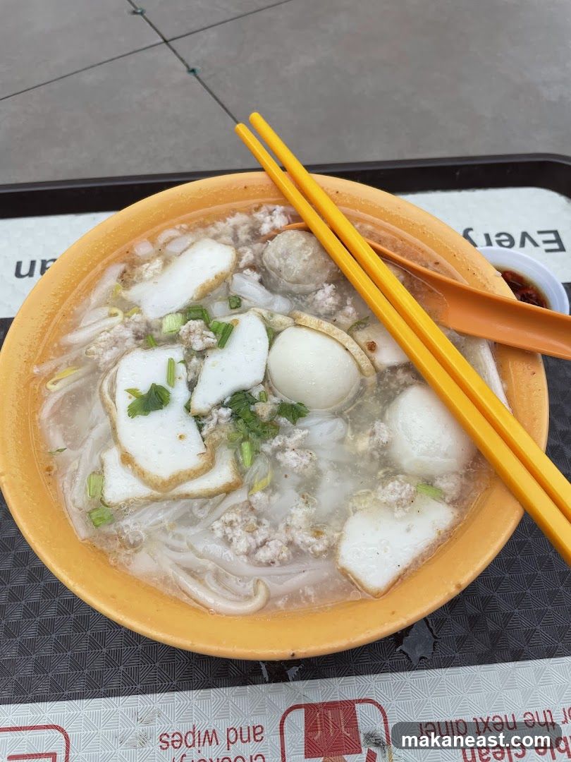 Noodle Soup with Fish Slices and Meatballs