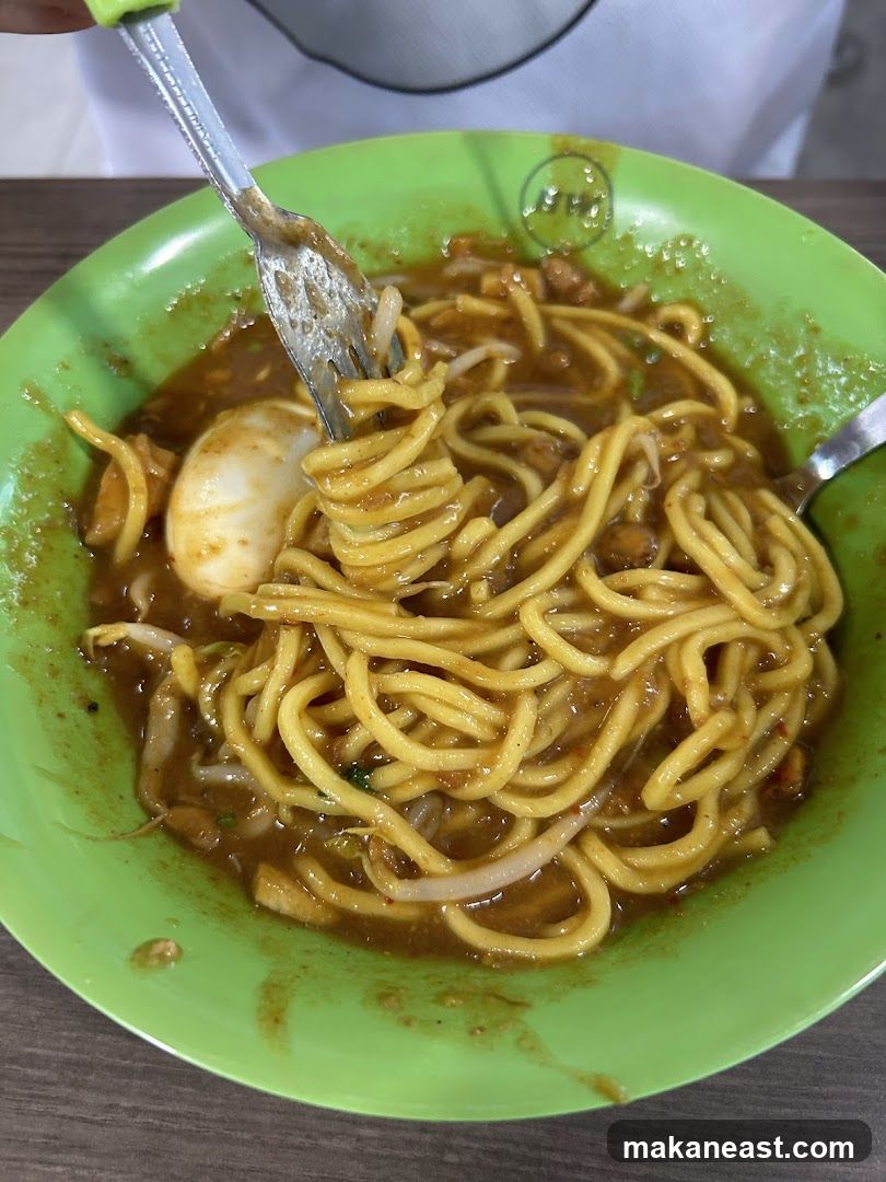 Noodles with Egg and Bean Sprouts