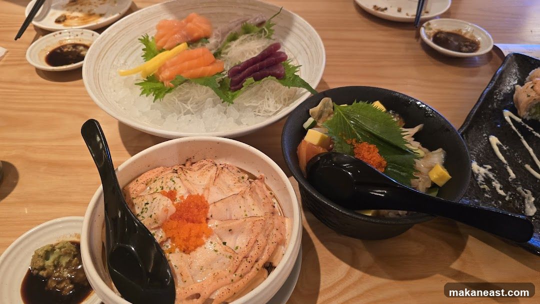 Salmon dishes and sashimi