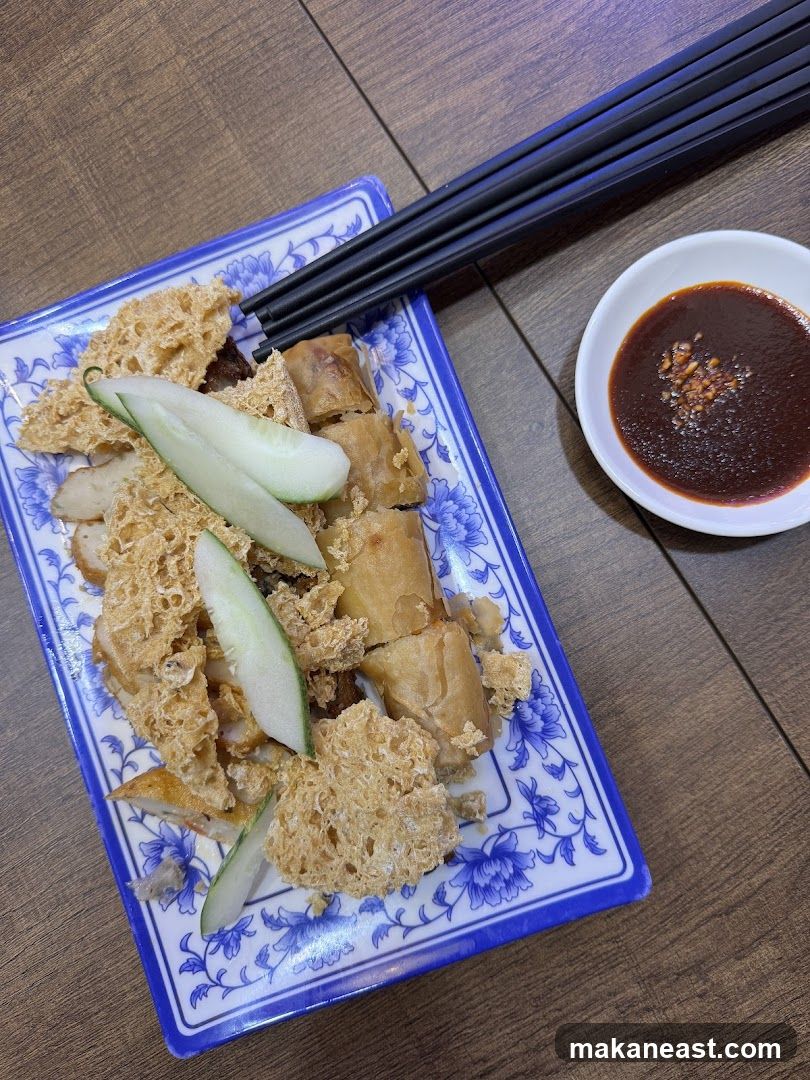 Fried spring rolls with dipping sauce