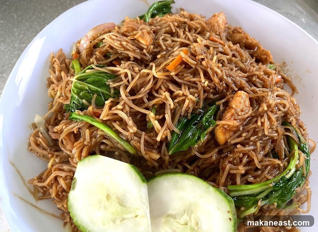Noodles with Vegetables and Chicken