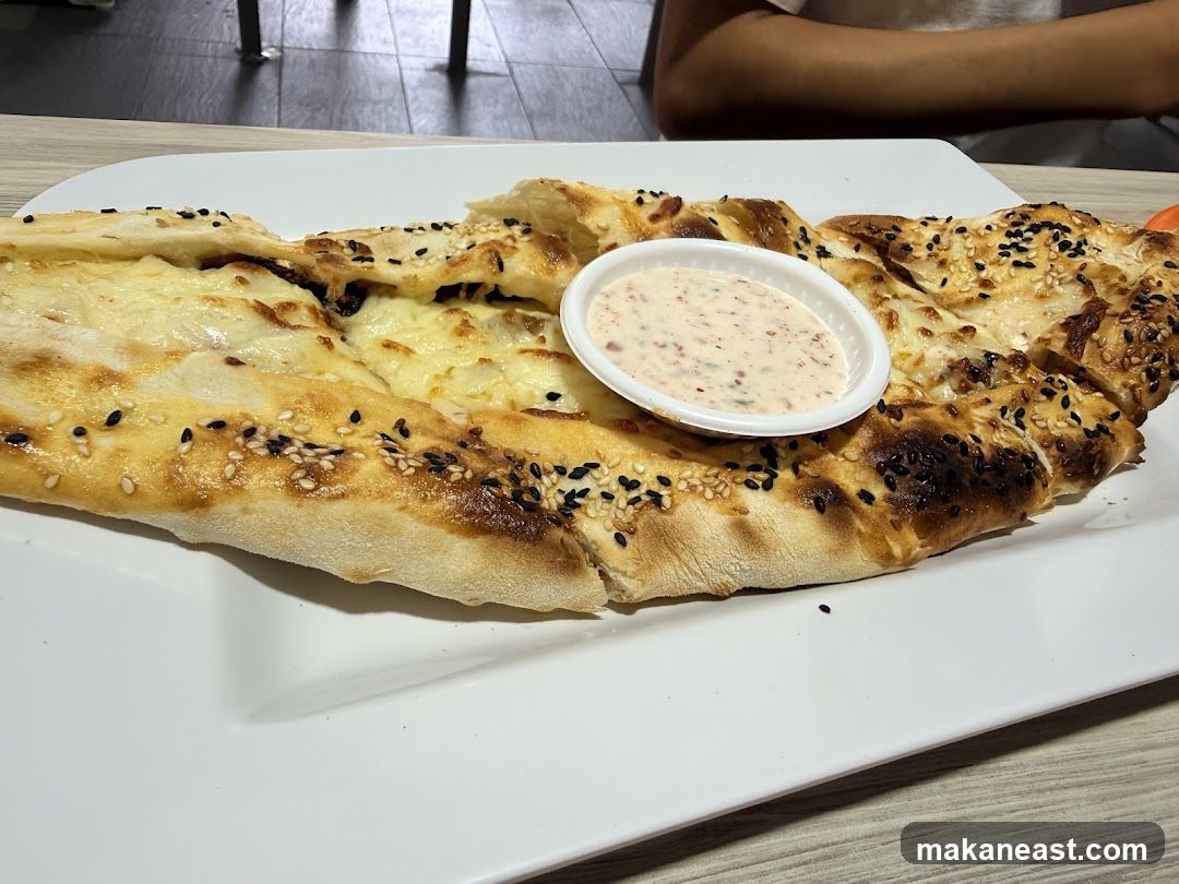 Pide with Cheese and Dip