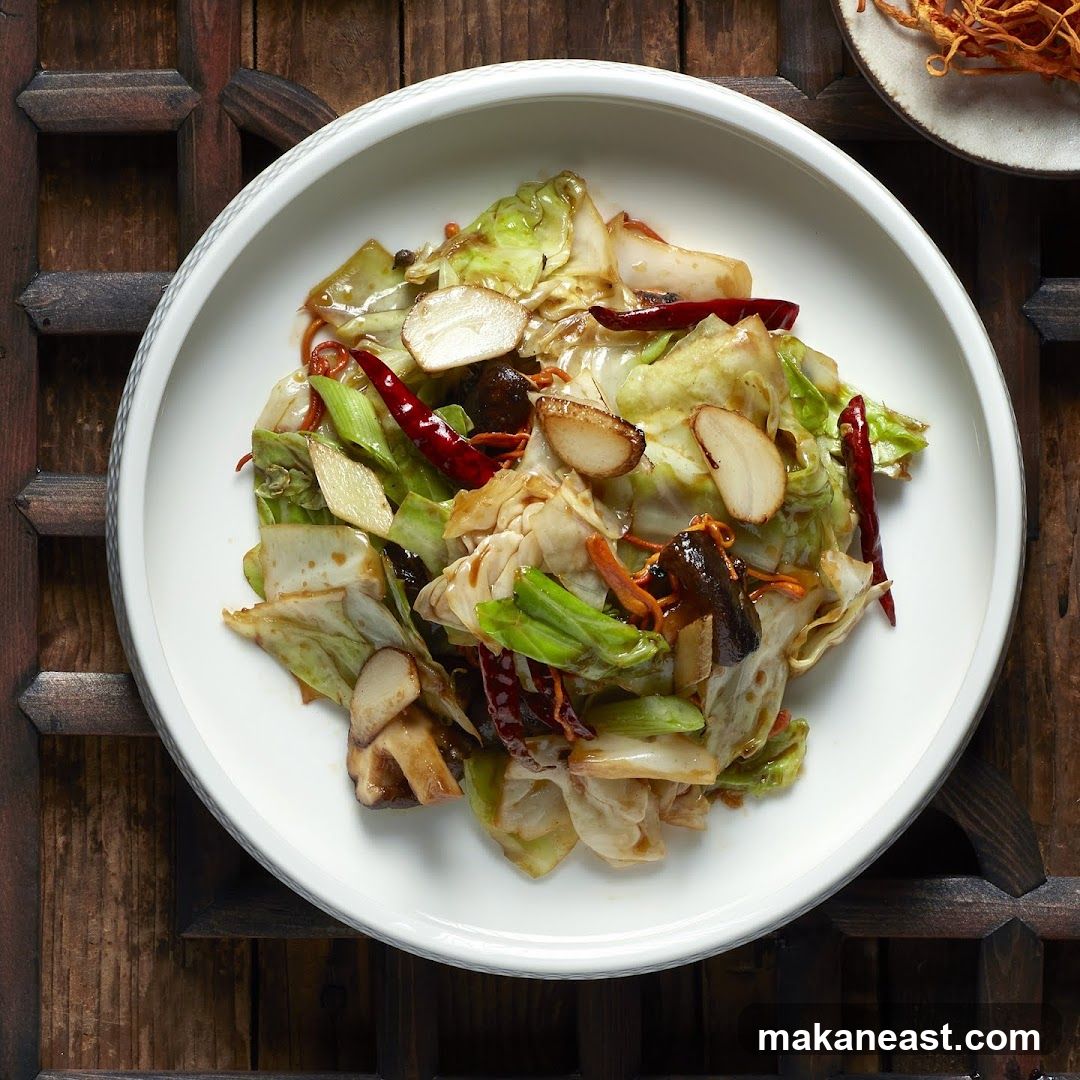 Stir-fried Cabbage with Dried Chilies and Garlic