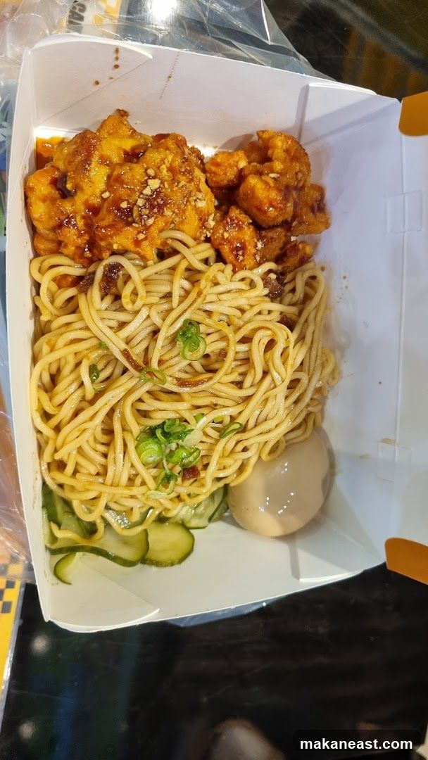 Noodles with Fried Chicken and Egg