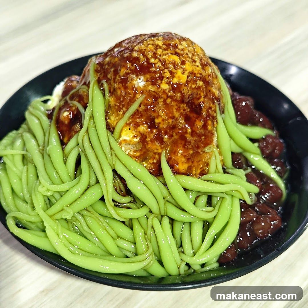 Dessert with Green Noodles and Red Beans