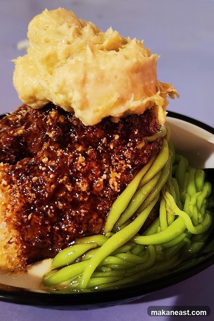 Dessert with Green Noodles