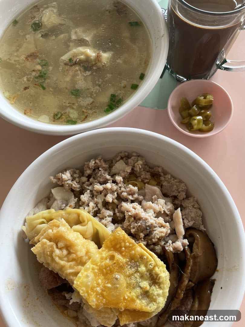 Minced Pork Noodles with Soup and Coffee