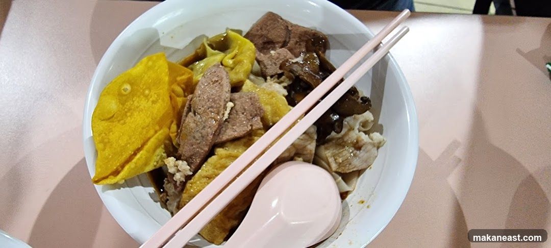 Noodle Soup with Various Toppings