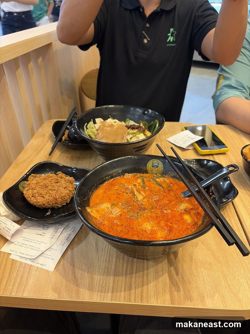 Noodle Soup and Fried Dish