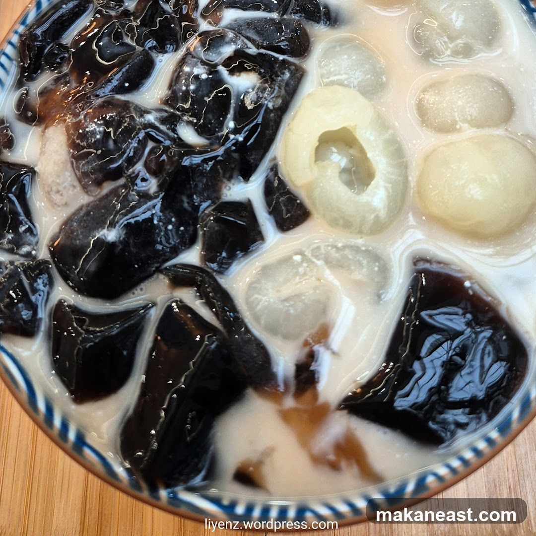 Grass Jelly Drink with Lychee
