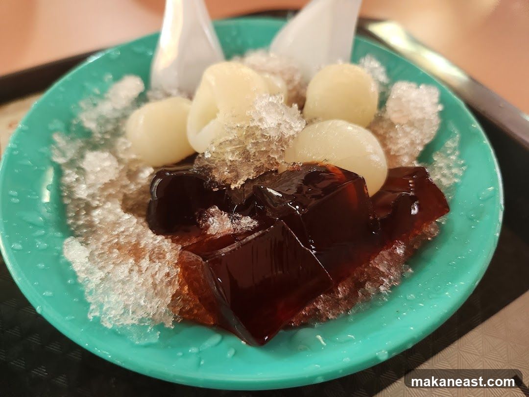 Lychee and Grass Jelly Dessert