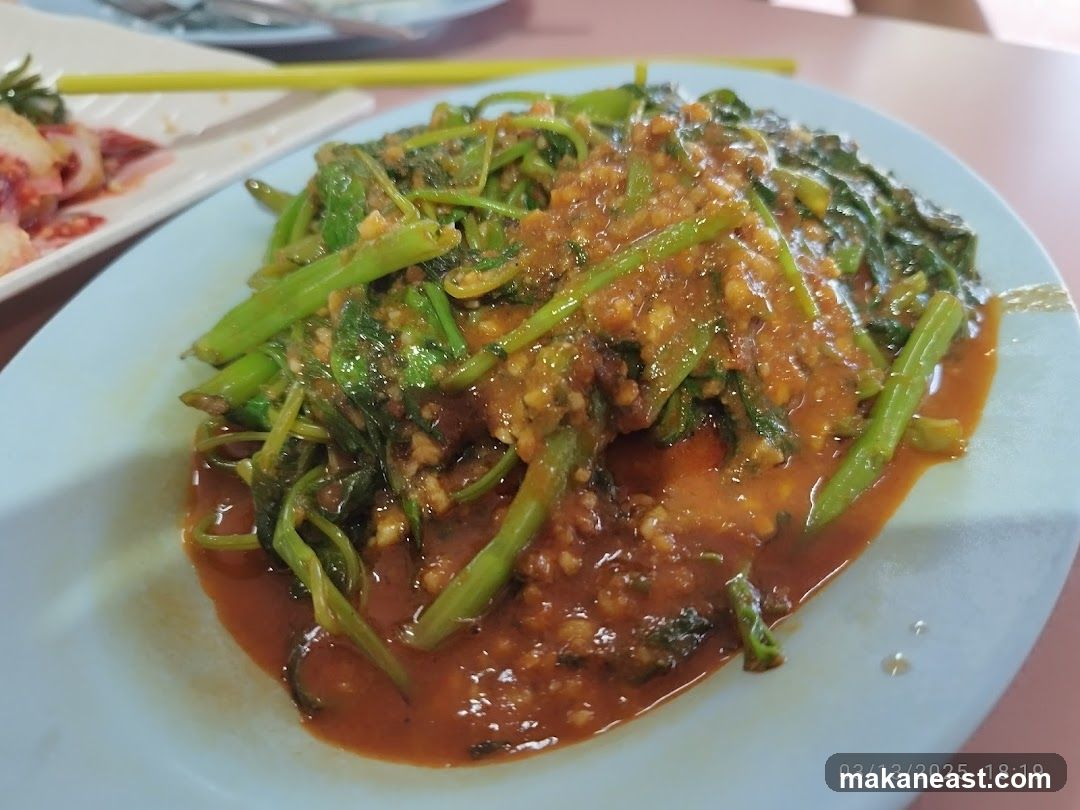 Stir-fried Water Spinach with Sauce