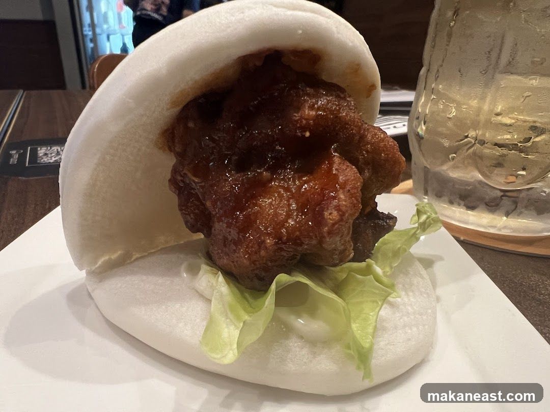 Steamed Bun with Fried Chicken
