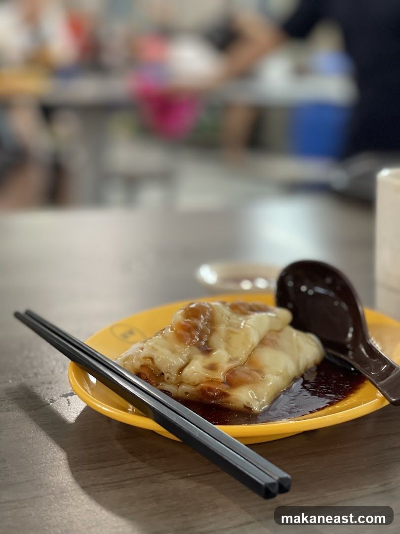 Cheung Fun on a Yellow Plate