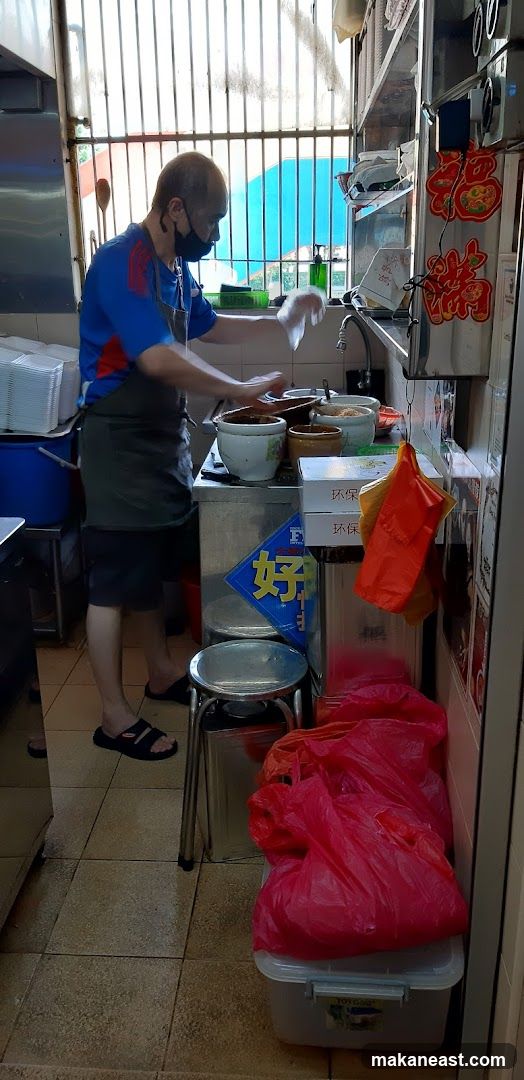 Food preparation in a kitchen