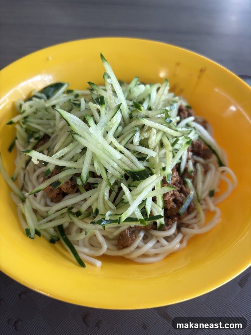 Noodles with Cucumber and Minced Meat