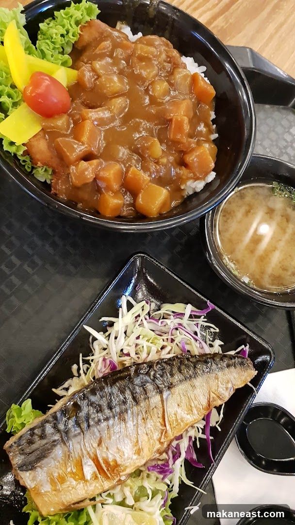 Japanese Curry Rice and Grilled Mackerel
