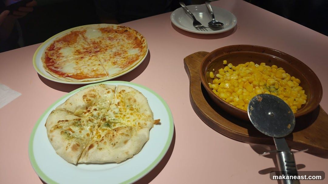 Pizzas and Corn