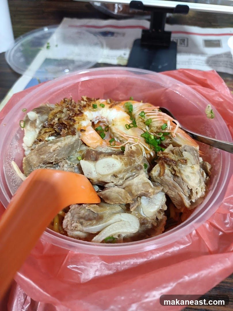 Noodle Soup with Shrimp and Meat