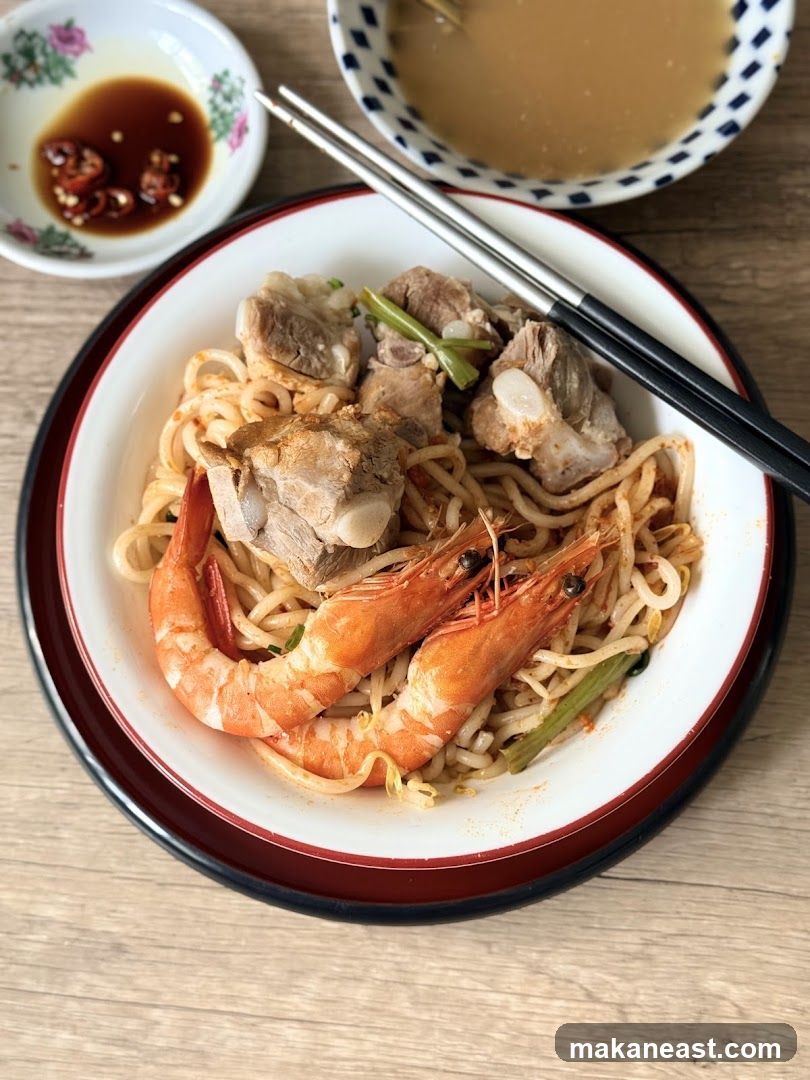 Noodles with Shrimp and Pork Ribs