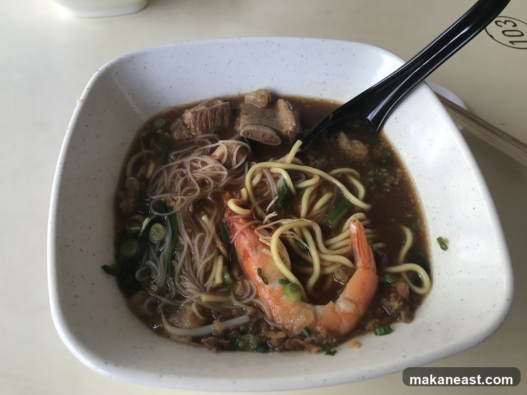 Noodle Soup with Shrimp and Meat