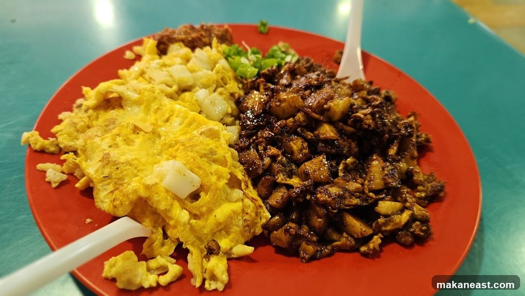 Fried Carrot Cake with Omelette