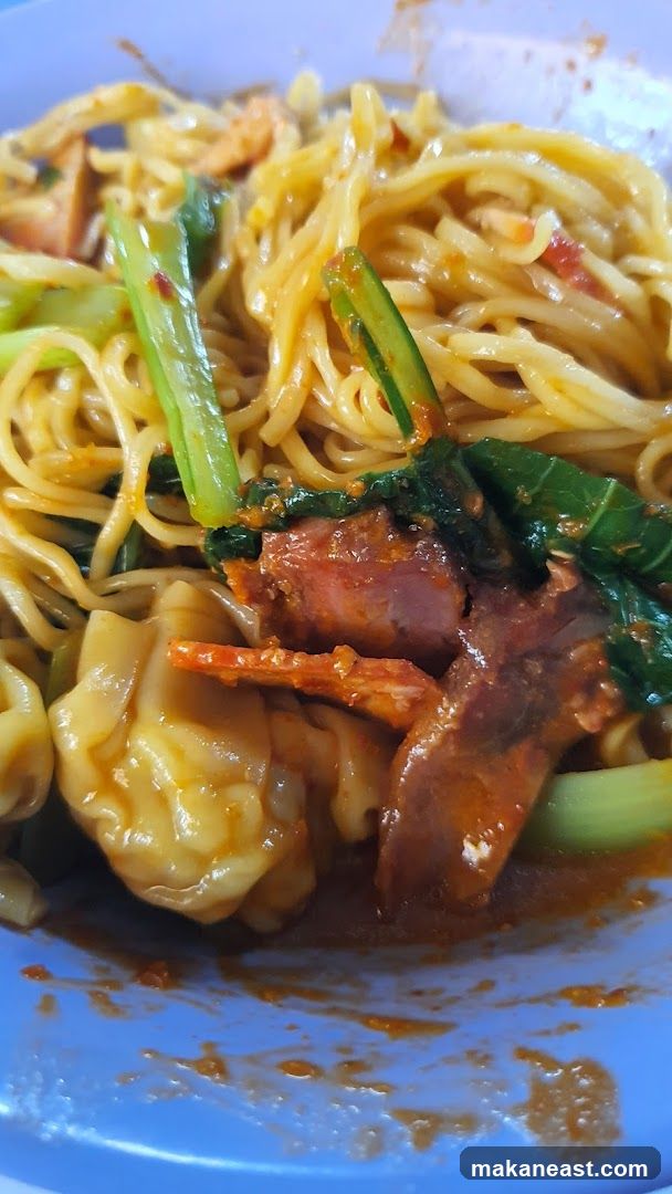 Noodles with Wontons and Meat