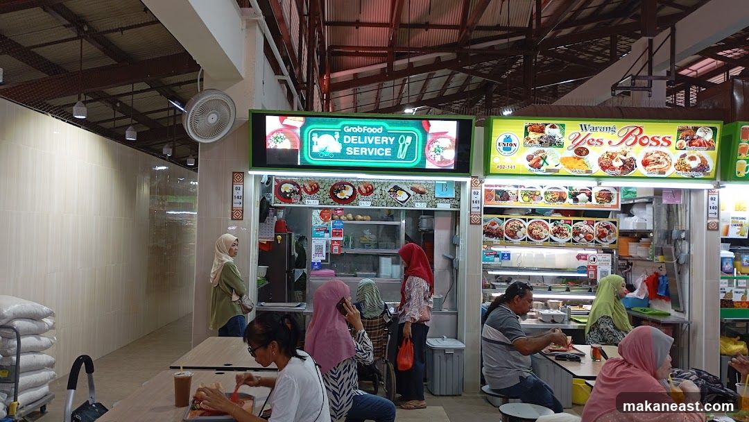 Food stalls with delivery service and food displays