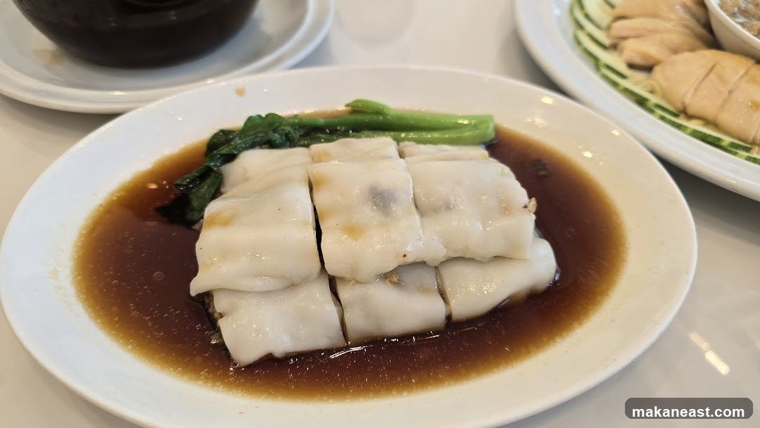 Steamed Rice Rolls with Sauce