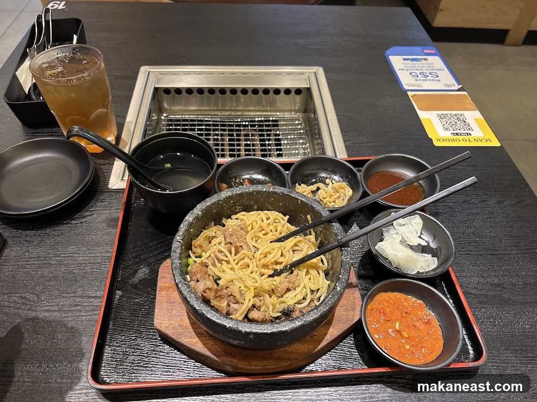 Noodles with Side Dishes