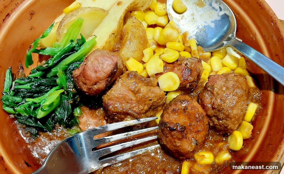 Meatballs with Potatoes and Corn