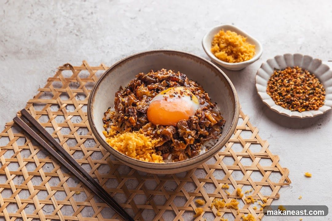 Donburi with Egg and Toppings