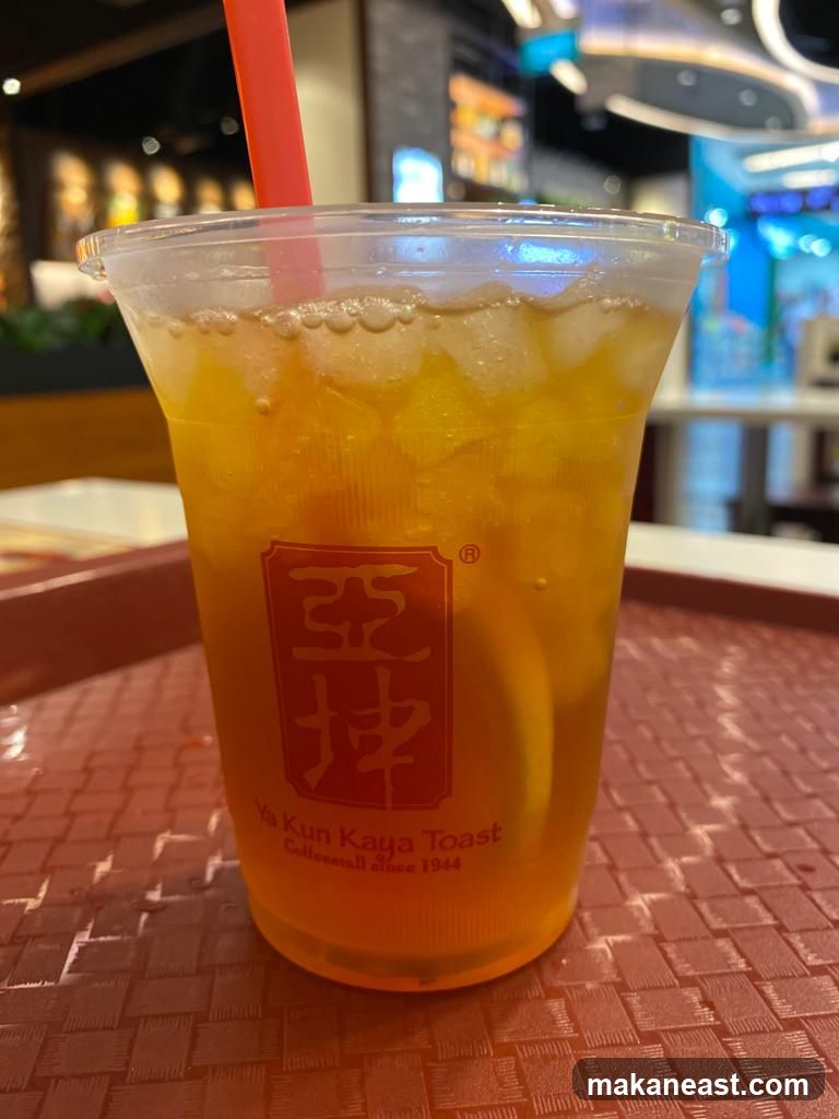 Iced Tea with Lemon Slices