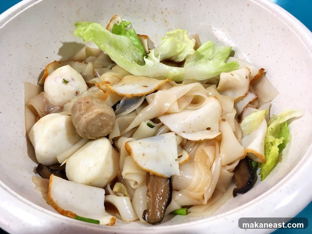 Noodles with Fish Balls and Vegetables