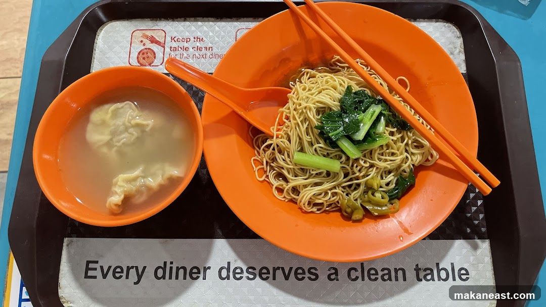 Noodles with Soup and Dumplings
