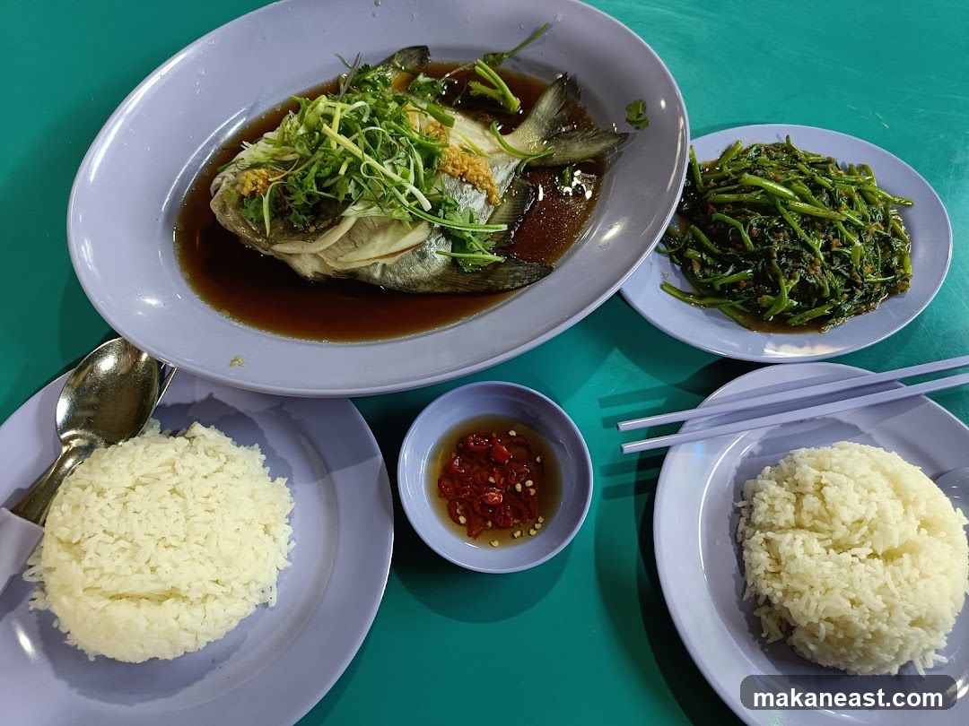Steamed Fish with Rice and Vegetables